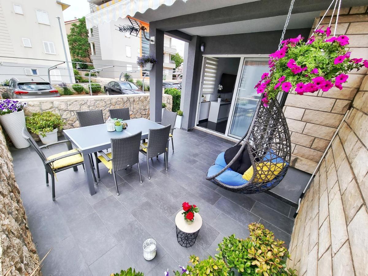 Deluxe Novalja Apartment Exterior photo